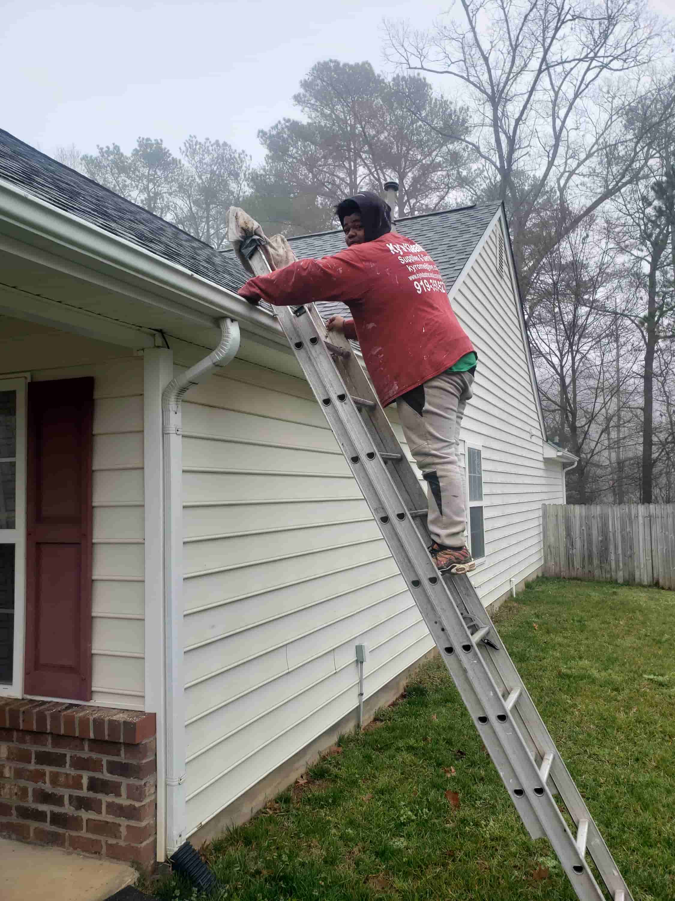 handyman gutter cleaning