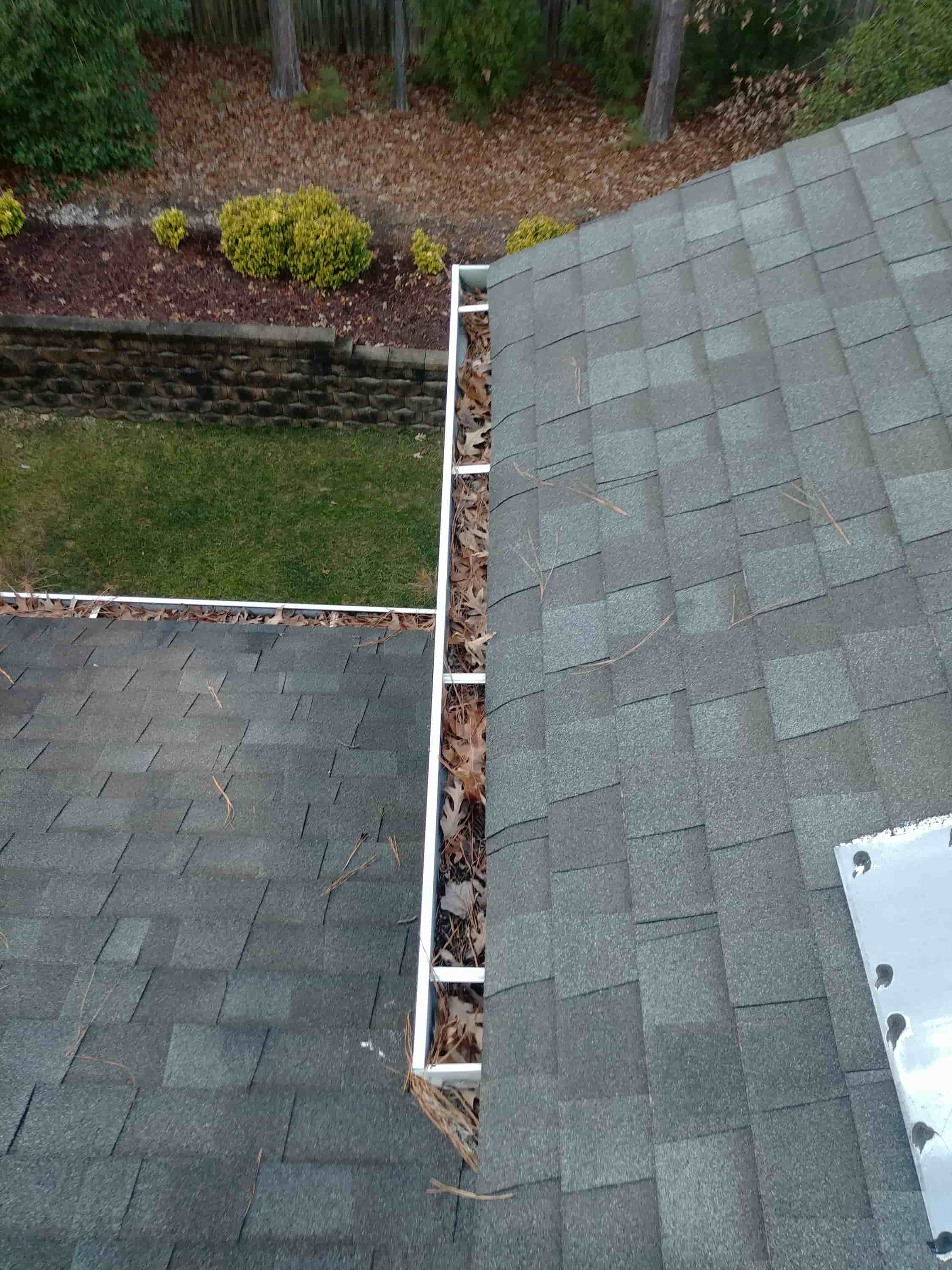 eavestrough cleaning