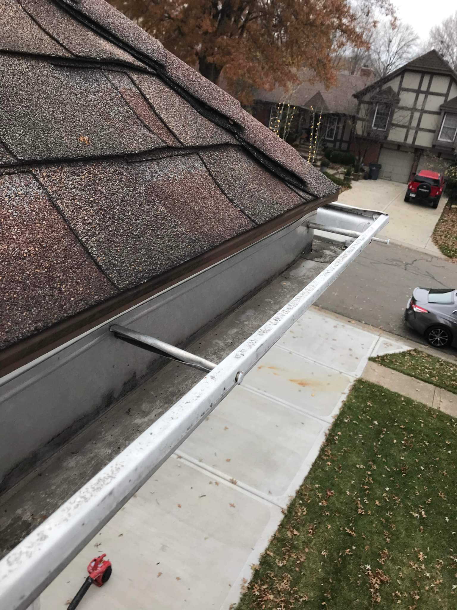 cleaning gutters and downpipes