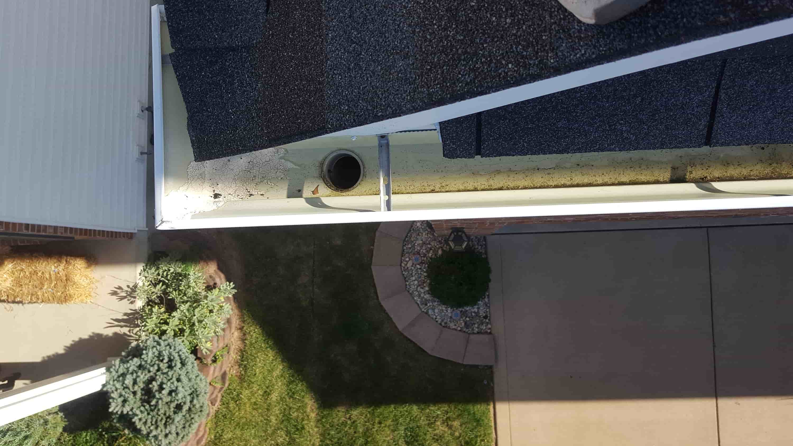 how to clean aluminum fascia