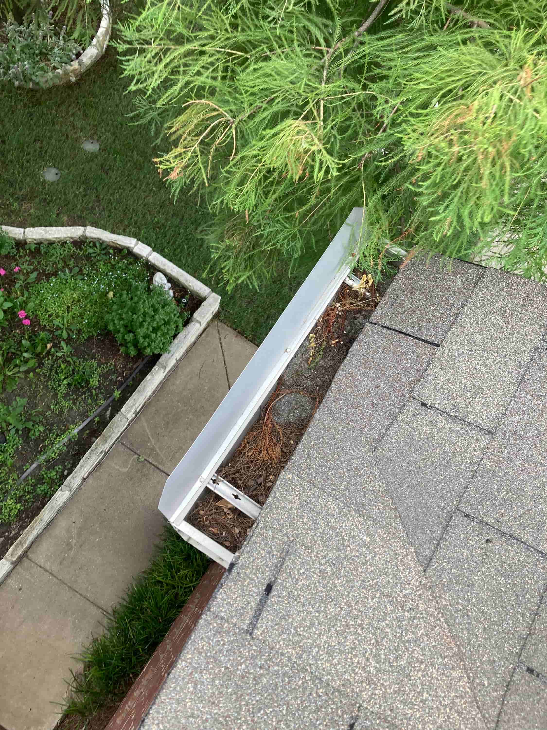 home gutter cleaning