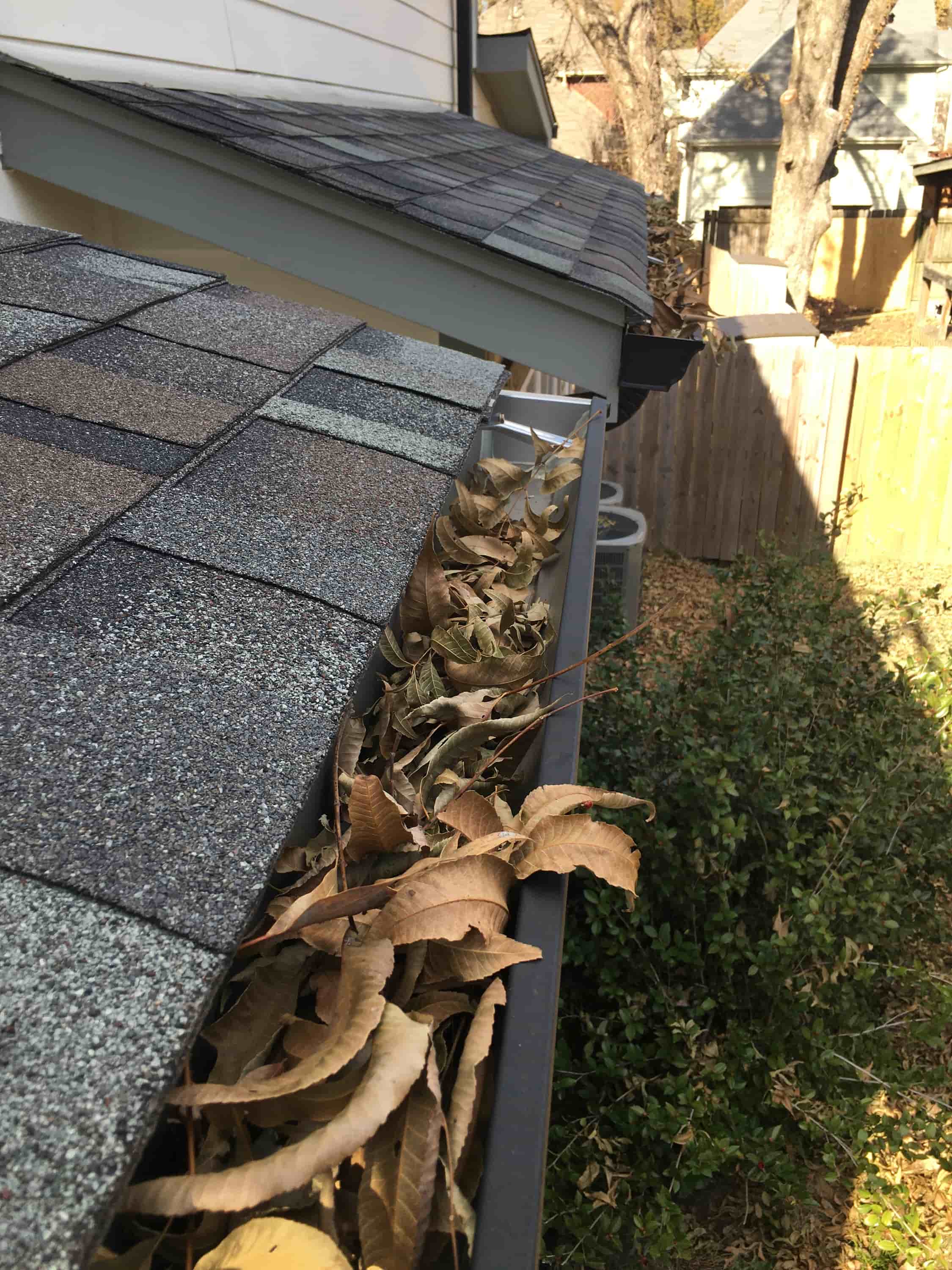 how to clean eavestroughs