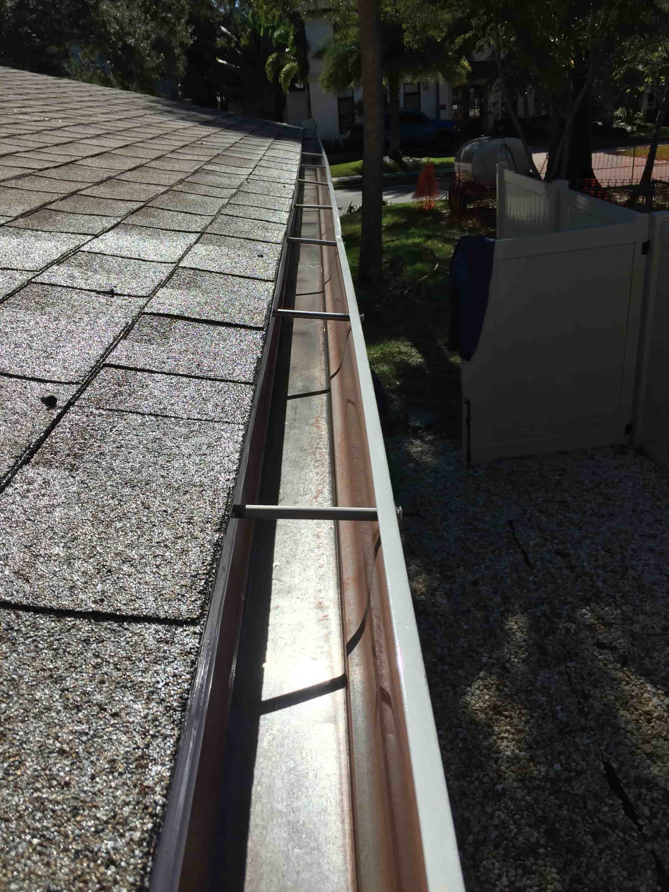 ladder to clean gutters