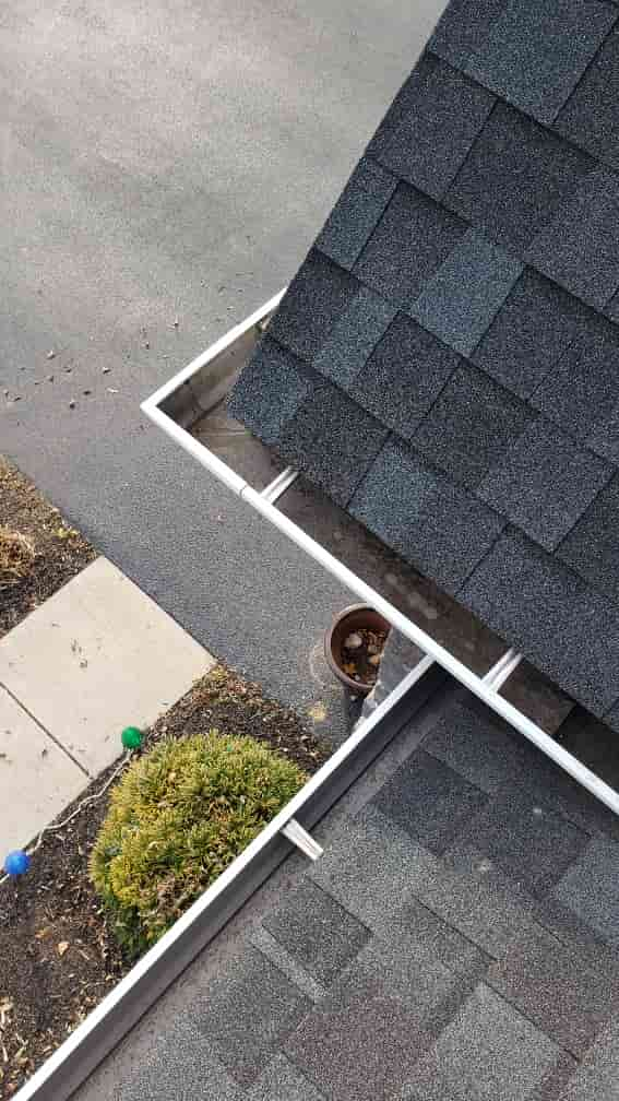 attachment to clean gutters