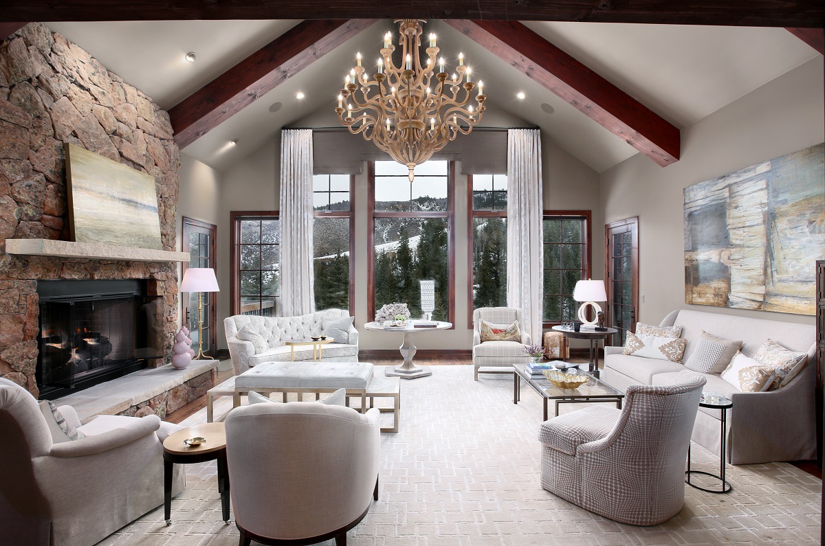 4 Lavish Homes On The Market in Edwards Haven Lifestyles