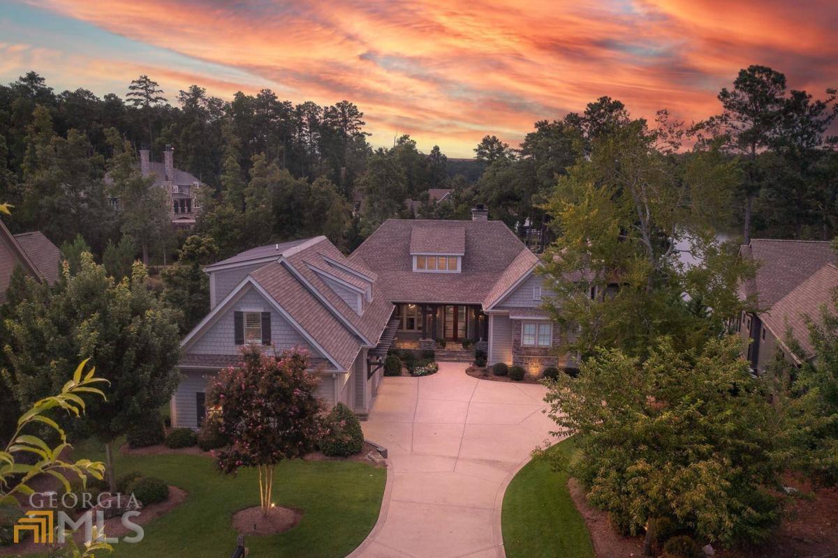 4 Beautiful Lakefront Properties On The Market Haven Lifestyles