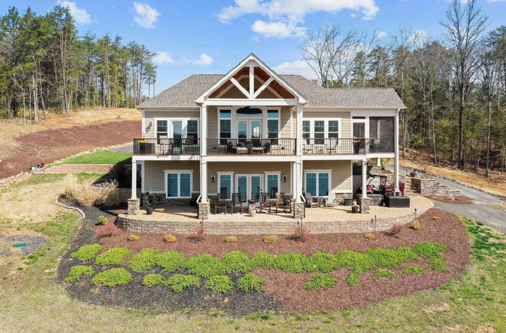 4 Incredible Waterfront Homes On The Market Haven Lifestyles