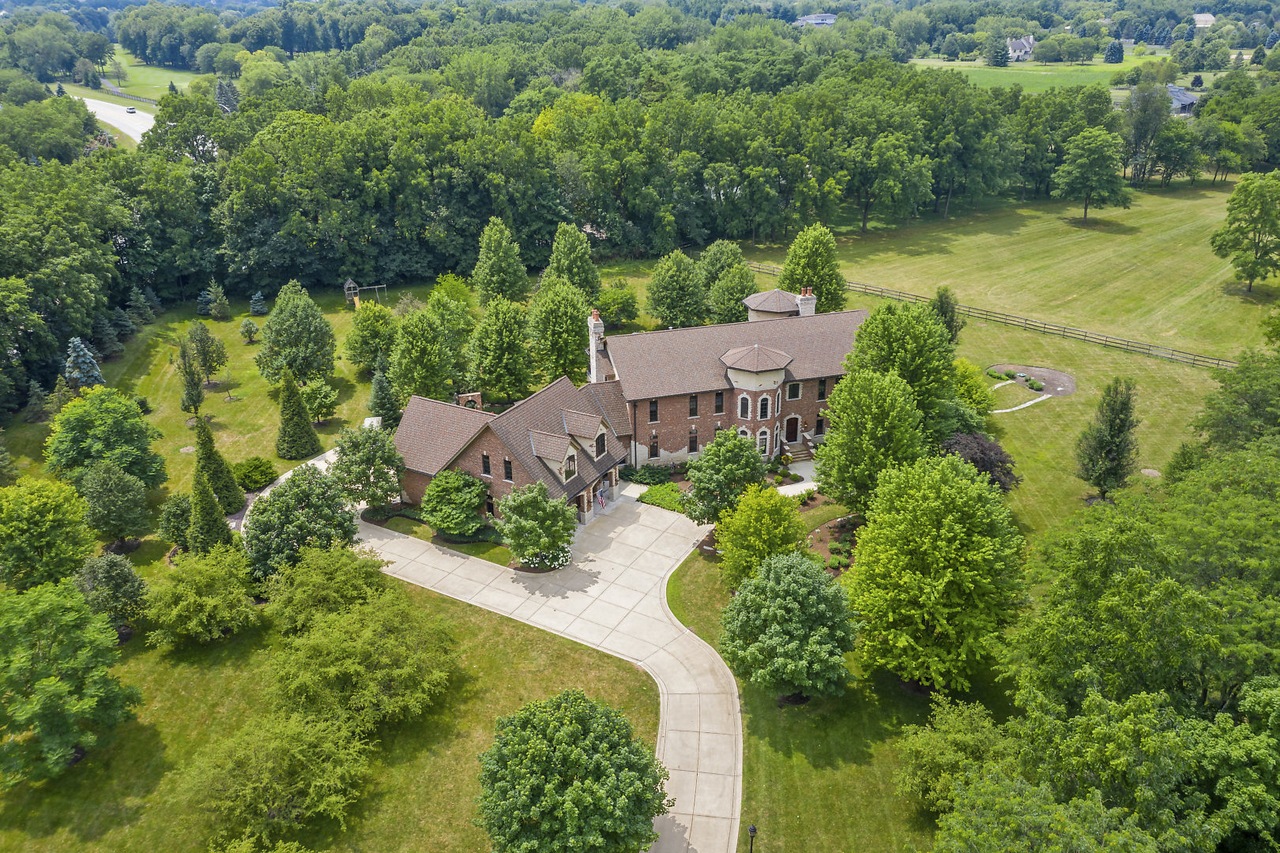 6 Magnificent Properties on the Market in DuPage County Haven Lifestyles