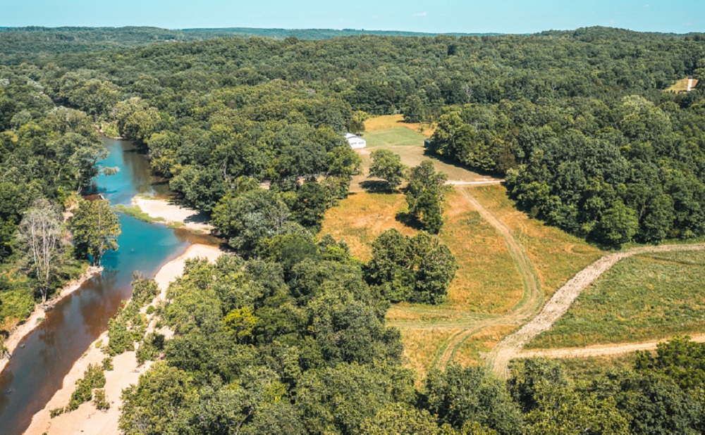 6 Missouri Homes On The Market With At Least 10 Acres of Land Haven
