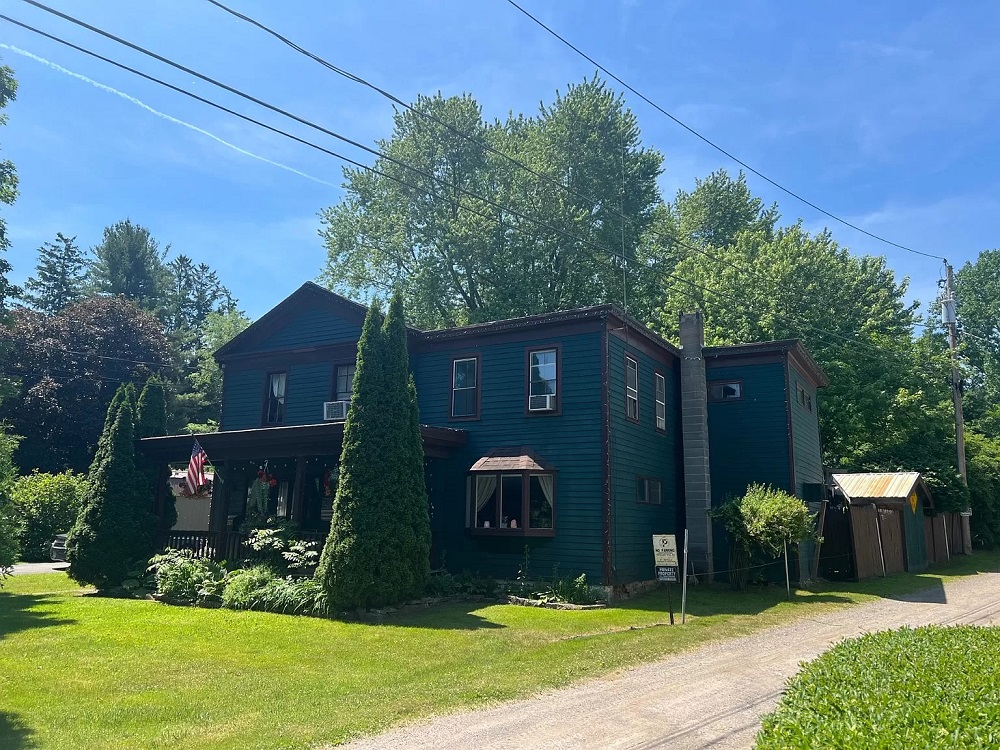 6 Unique Homes and Properties Available in New York State Haven