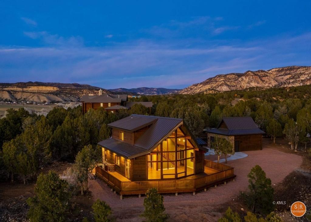 7 Homes in Utah with Great Outdoor Living Spaces - Haven Lifestyles