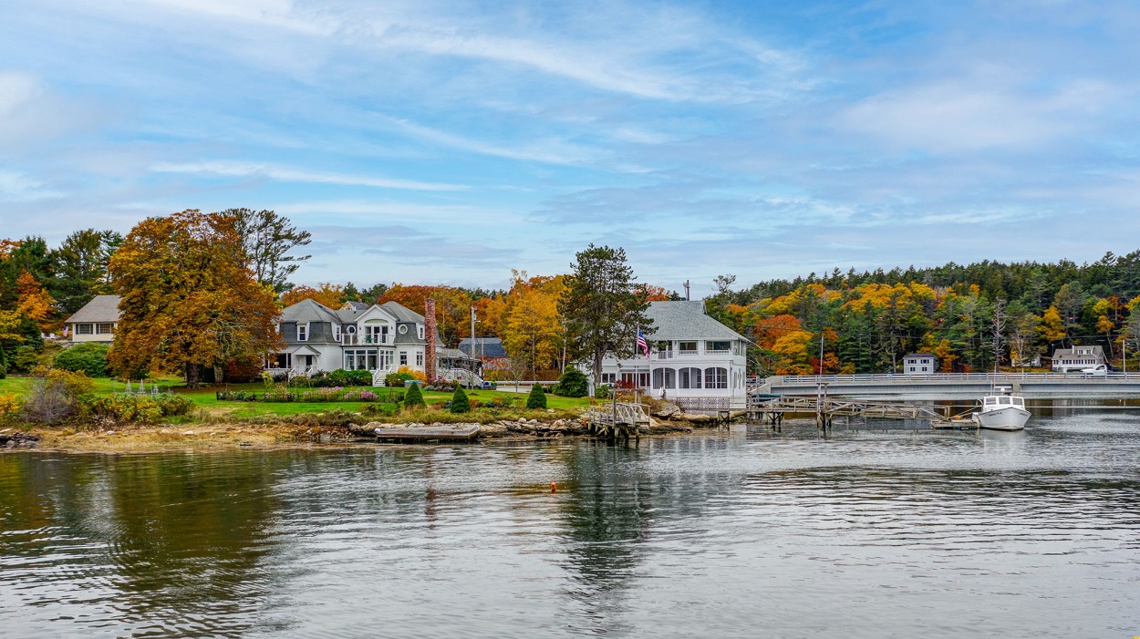 9 Waterfront Properties in Maine Haven Lifestyles