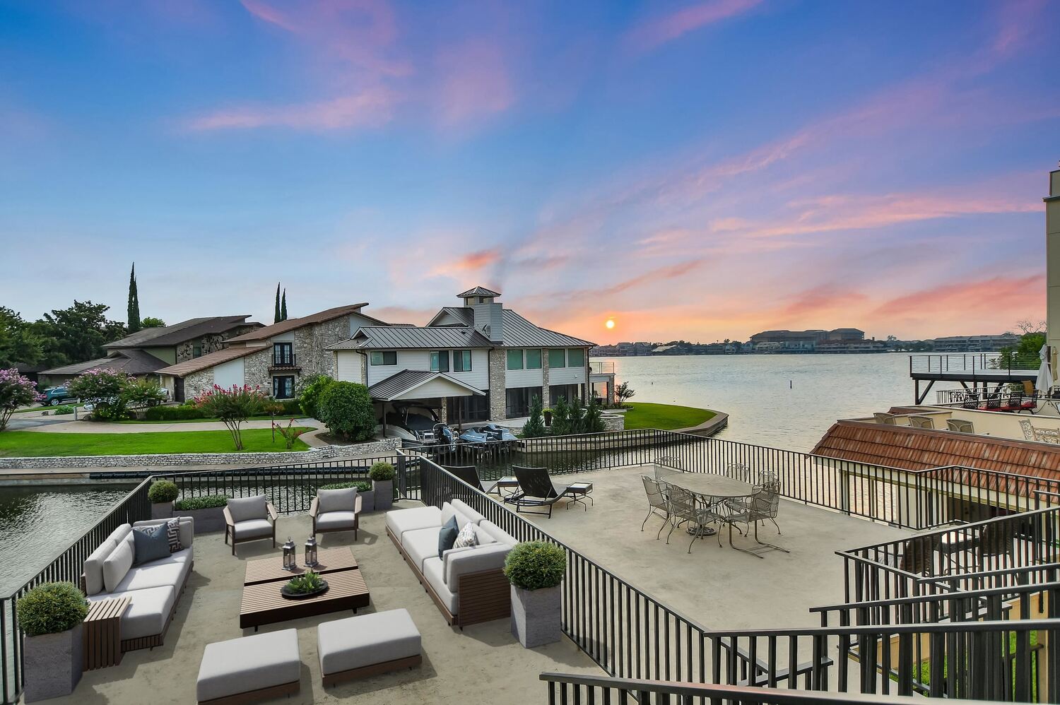5 Waterfront Homes On The Market In Texas Haven Lifestyles