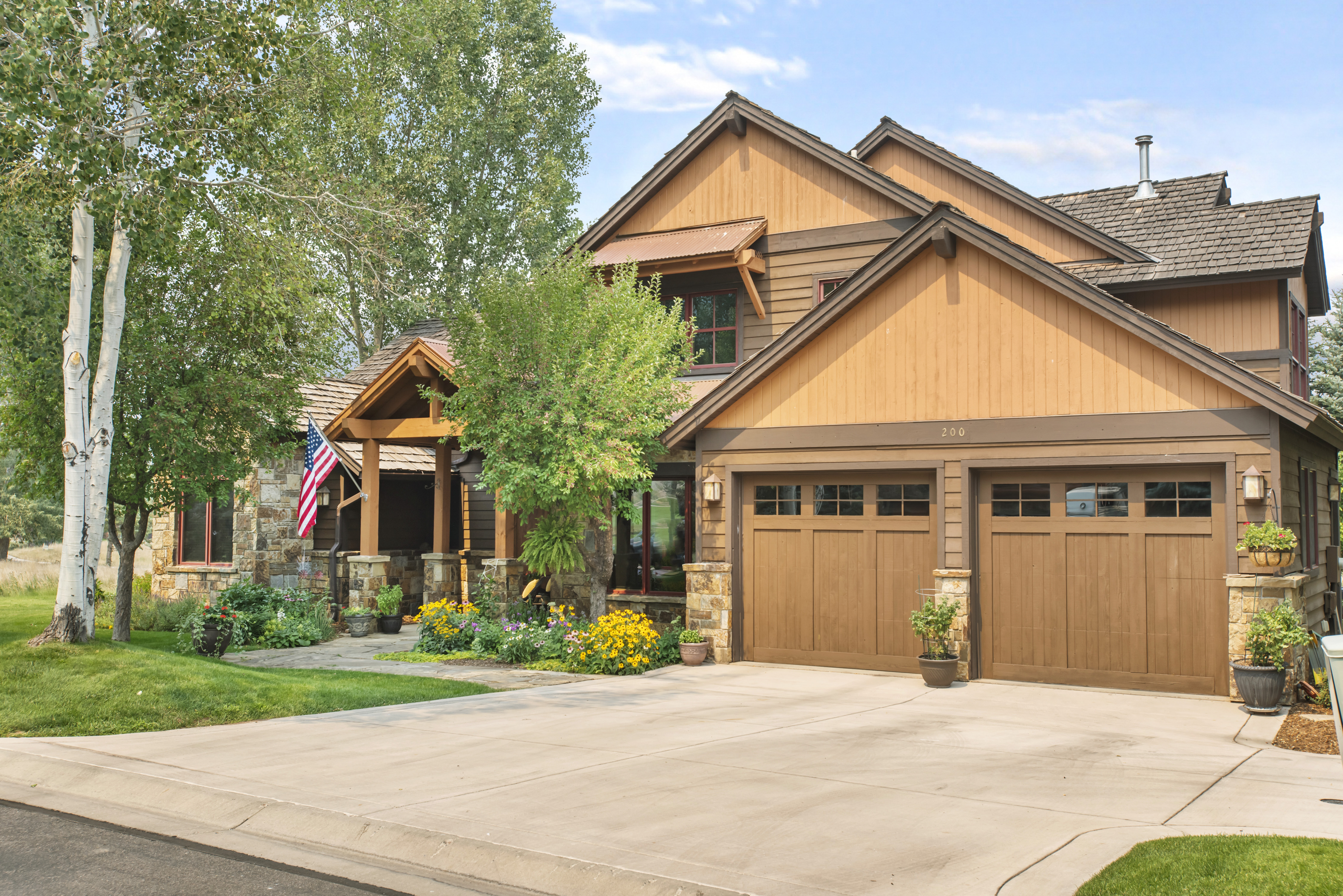 4 Beautiful Properties in Carbondale Haven Lifestyles