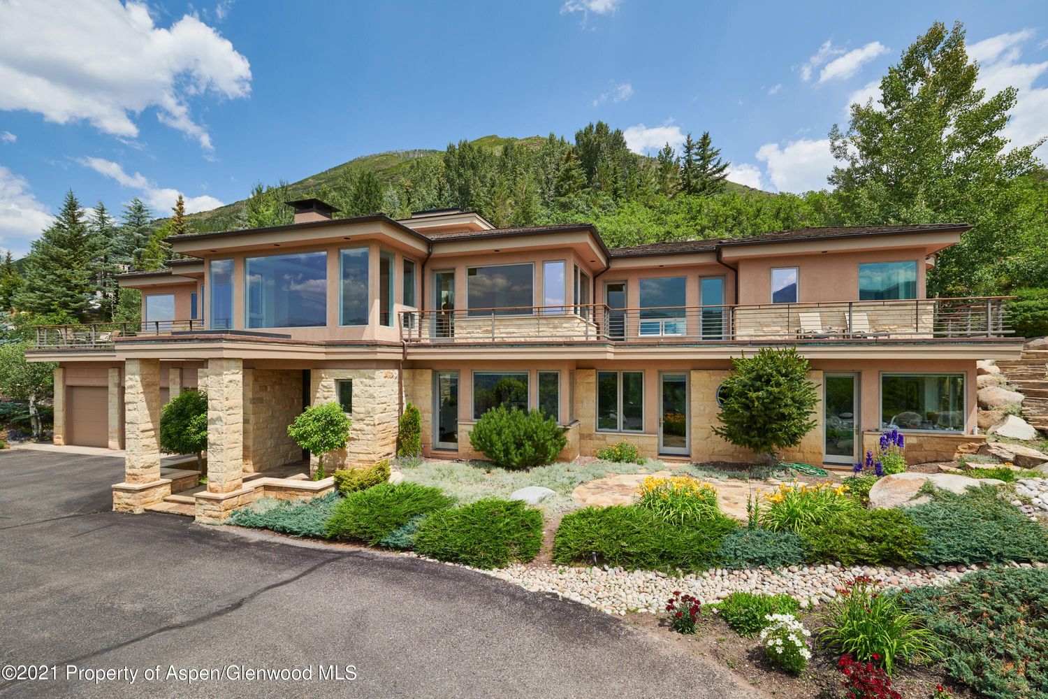 5 Fantastic Properties On The Market In Aspen & Snowmass Village