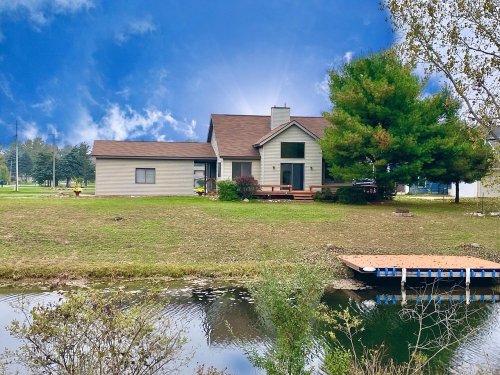 8 Breathtaking Lakefront Homes On The Market Haven Lifestyles