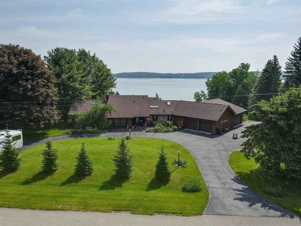 10 Michigan Waterfront Homes for Sale Haven Lifestyles