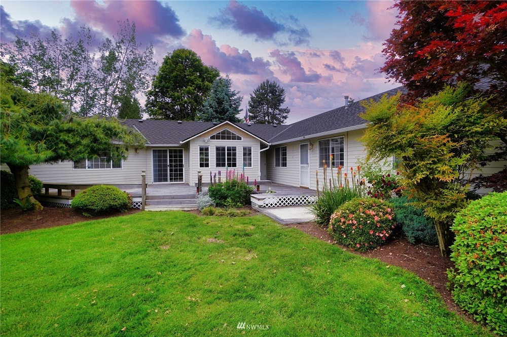 4 Homes On The Market In Edgewood & Auburn Haven Lifestyles