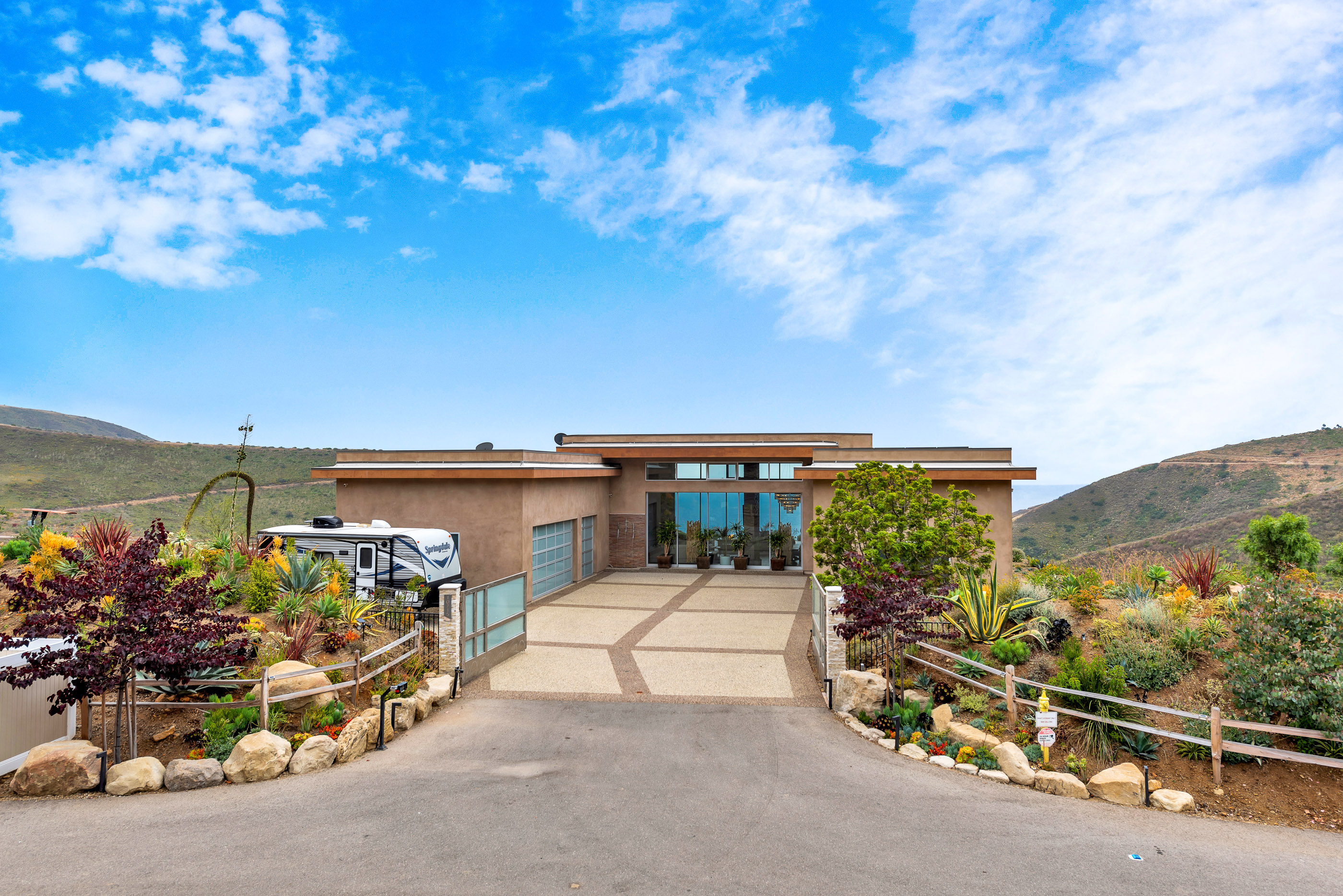 5 Sophisticated Properties on the Market in Malibu & Woodland Hills