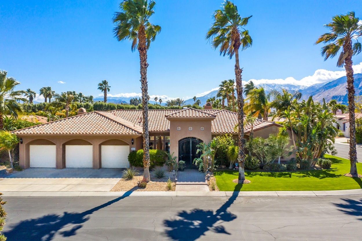 4 Stunning Homes On The Market in Palm Springs Haven Lifestyles