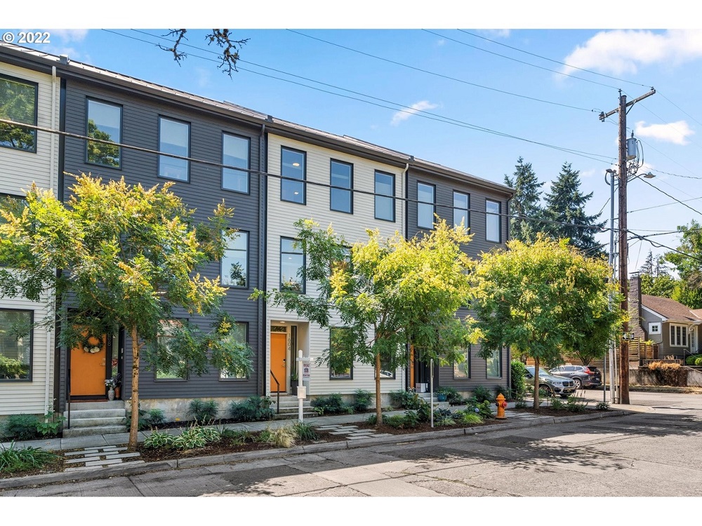 12 Desirable Homes On The Market Haven Lifestyles