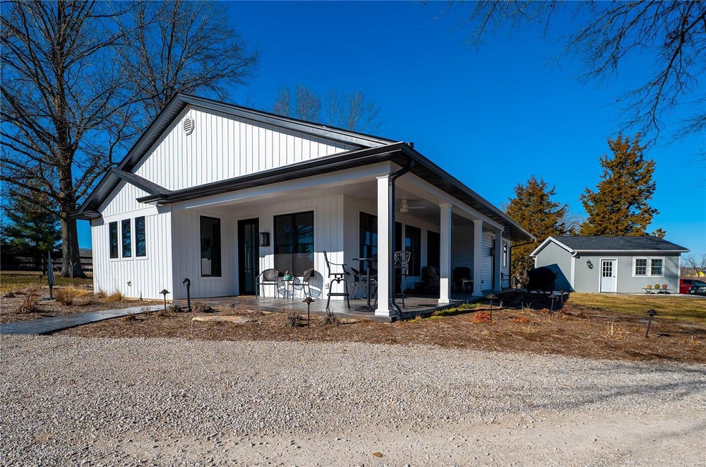 2 Stunning Lakefront Homes for Sale in Missouri Haven Lifestyles