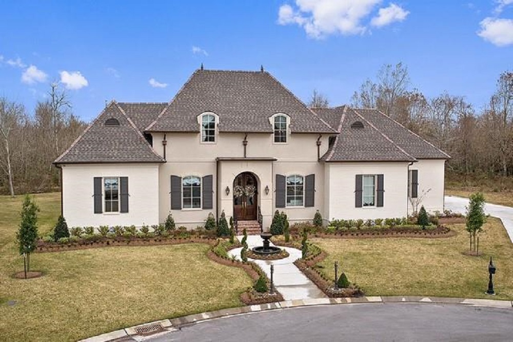 4 Homes On The Market In New Orleans & Belle Chasse Haven