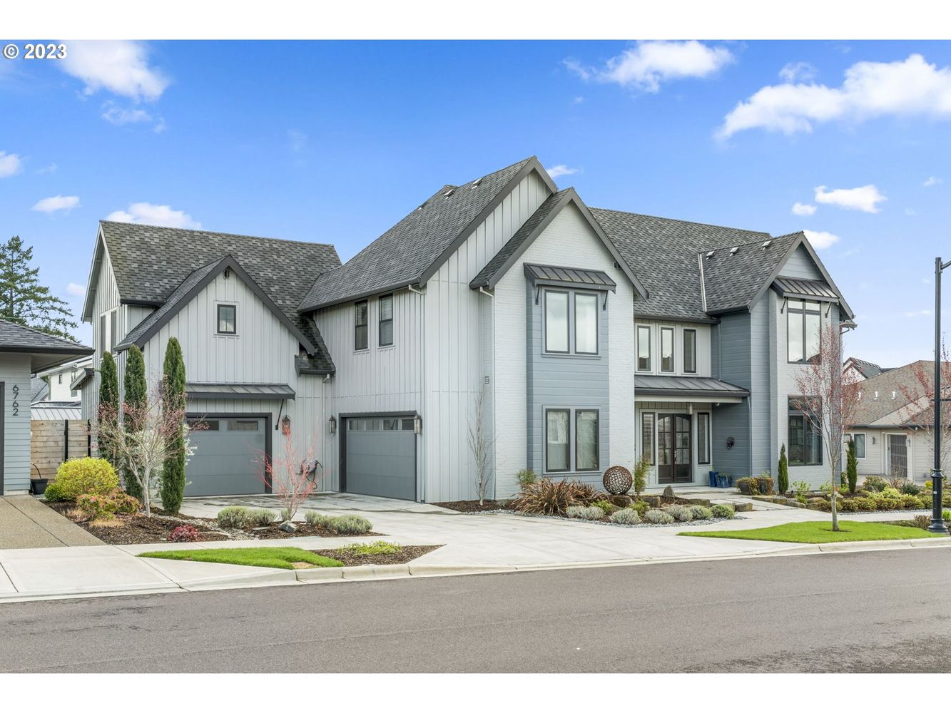 9 Hillview Homes on the Market in Oregon & New York Haven Lifestyles