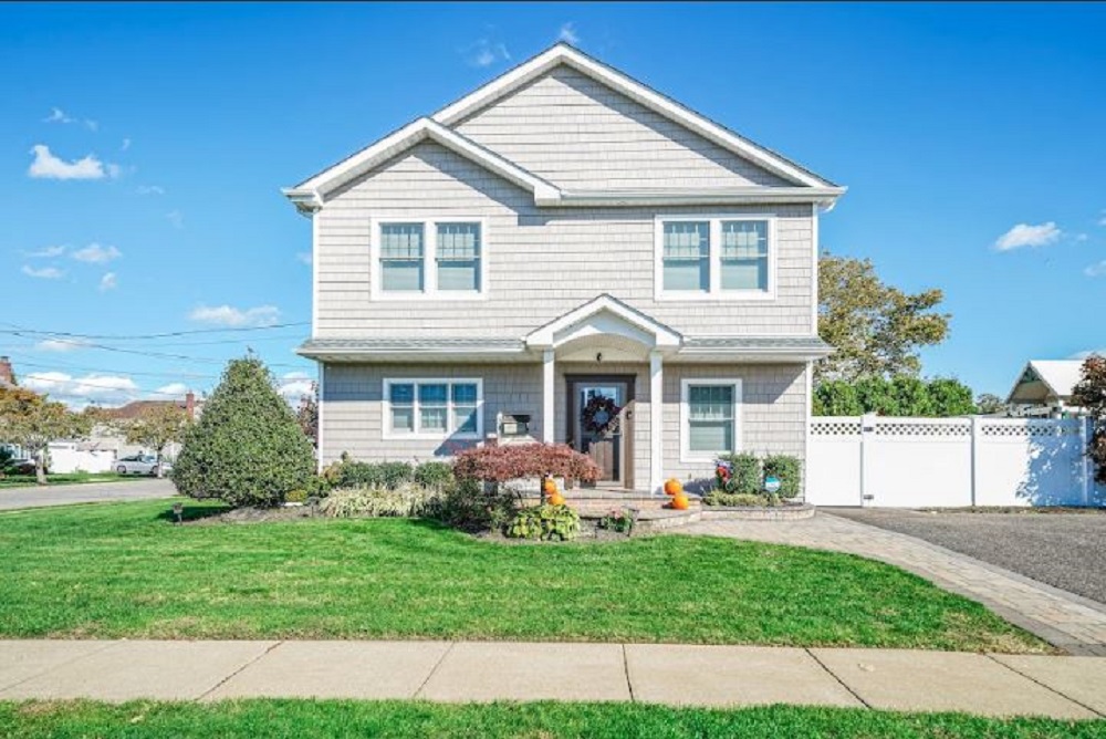 8 Homes under 800k on the Market Haven Lifestyles