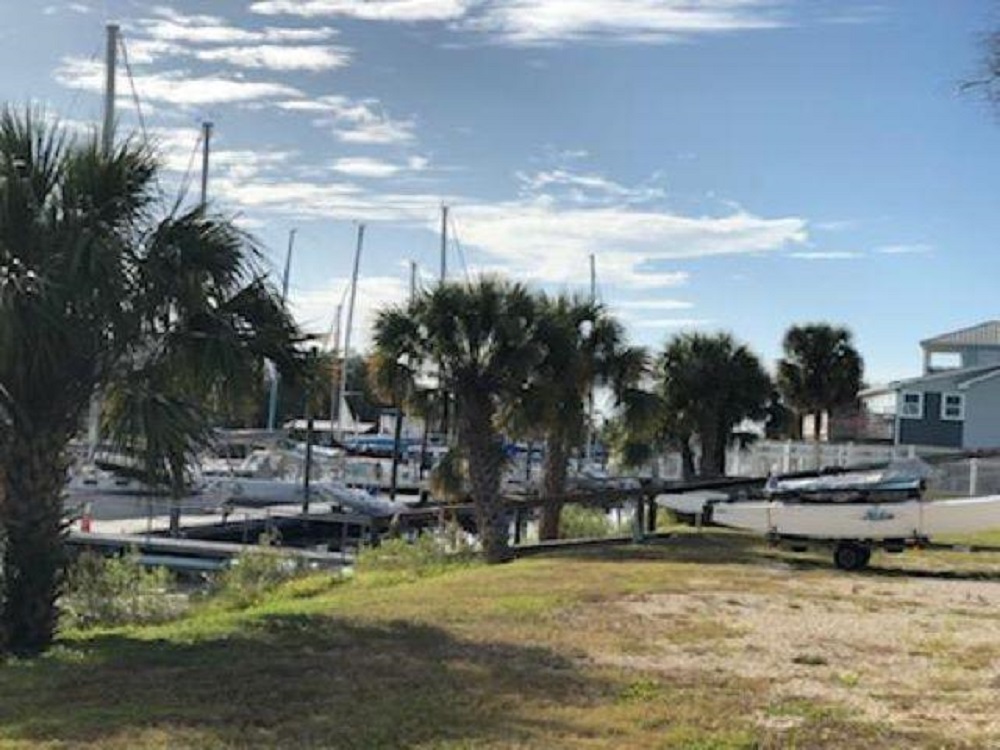 9 Incredible Waterfront Homes On The Market Haven Lifestyles