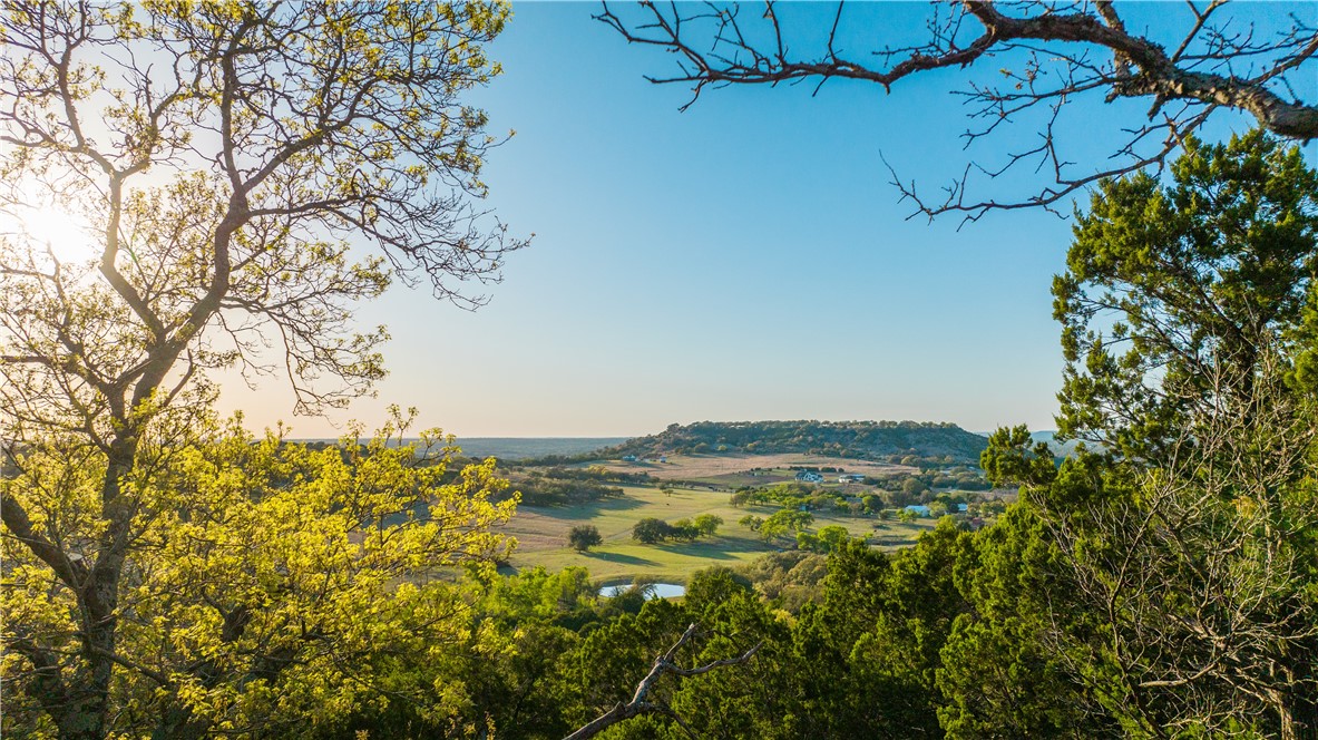 4 Beautiful Homes On The Market In Florence & Haven Lifestyles