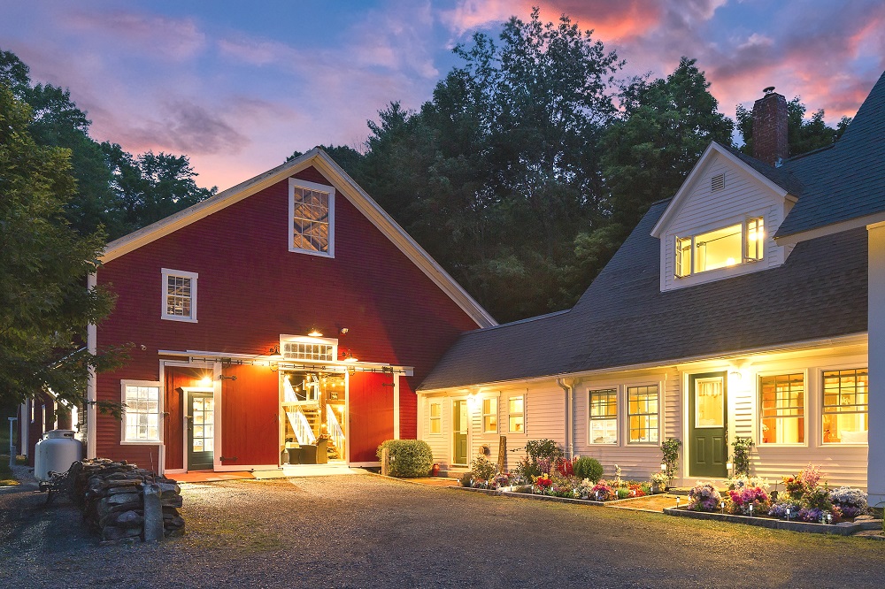 2 Farmhouses for Sale in New Hampshire and Vermont Haven Lifestyles