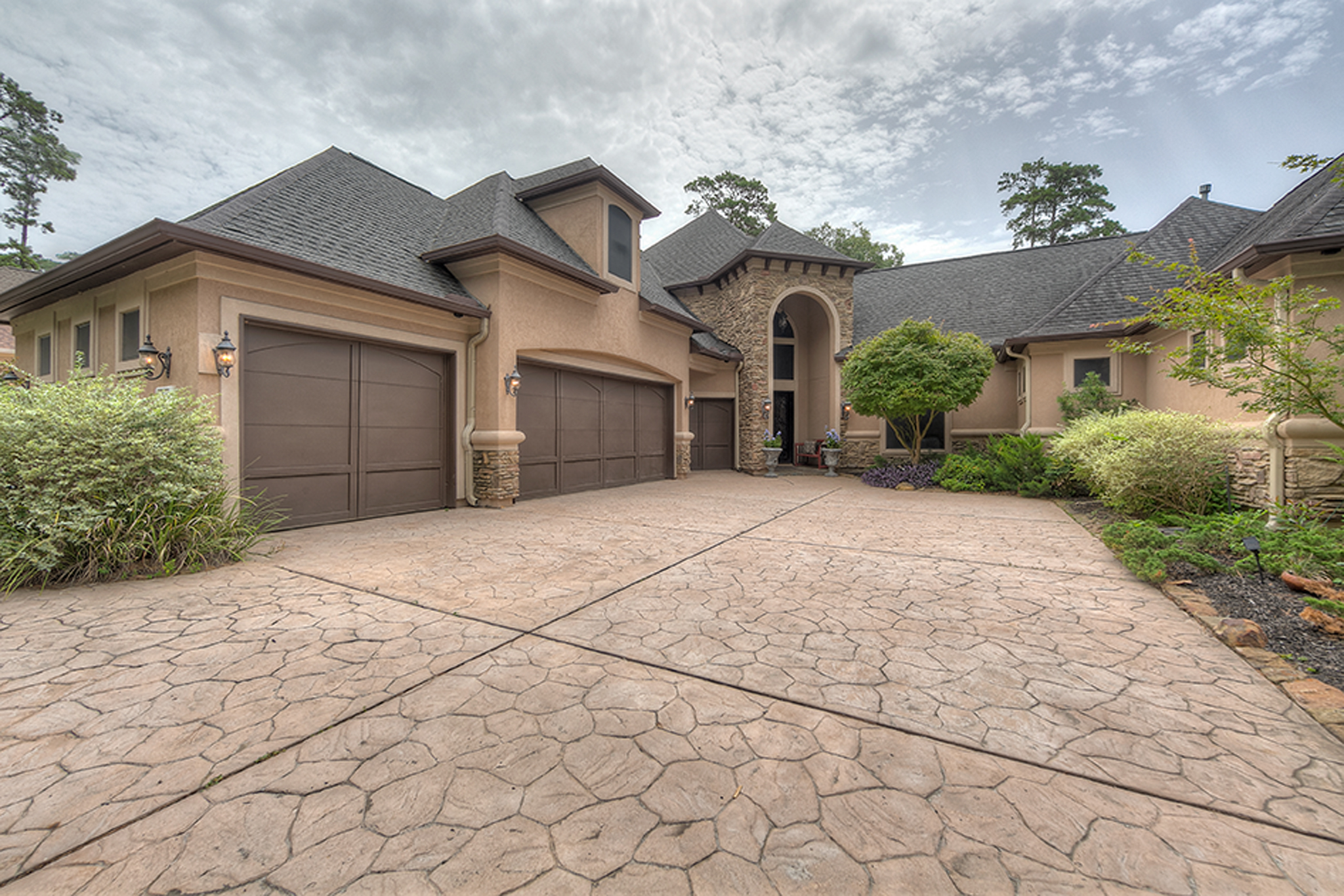 4 Homes on the Market in Montgomery Haven Lifestyles