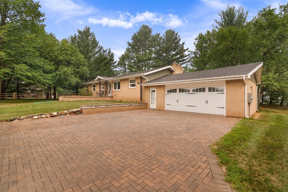 7 Stunning Waterfront Homes On The Market Haven Lifestyles