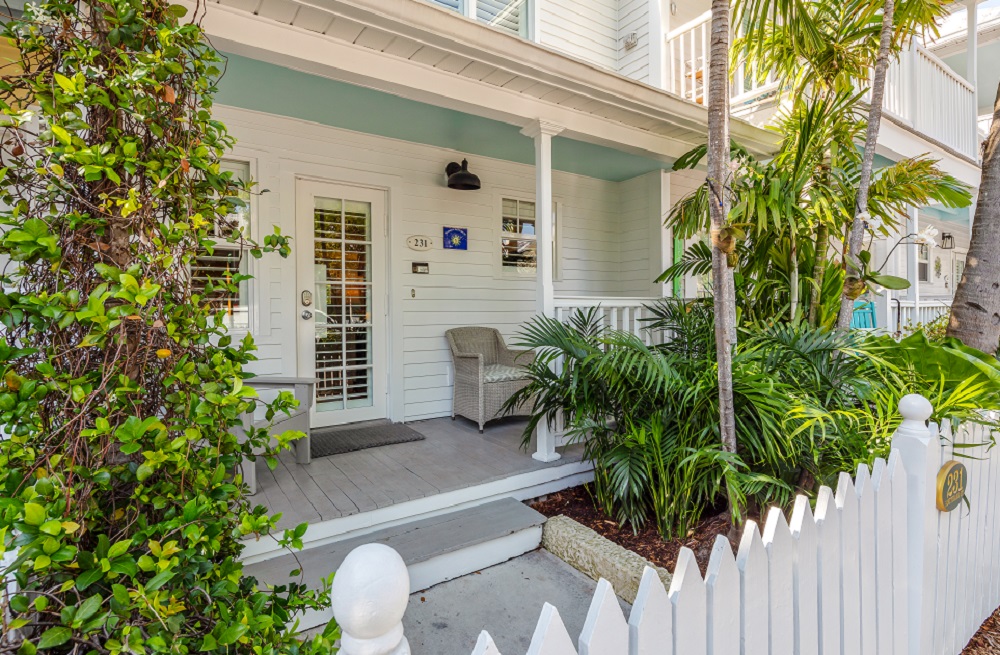 9 Serene Homes for Sale in Grand Cayman & Florida Haven Lifestyles