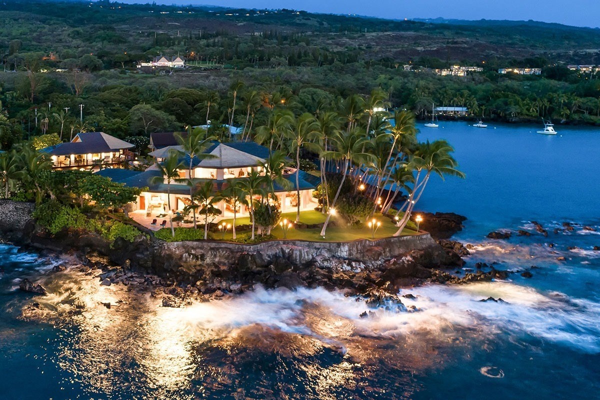 9 Stunning Homes On The Market In Kailua Kona & Kealakekua Haven