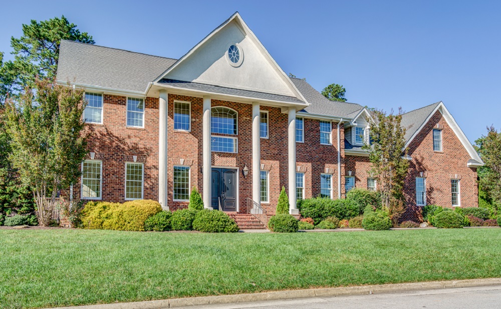 4 Homes On The Market in Roanoke Haven Lifestyles