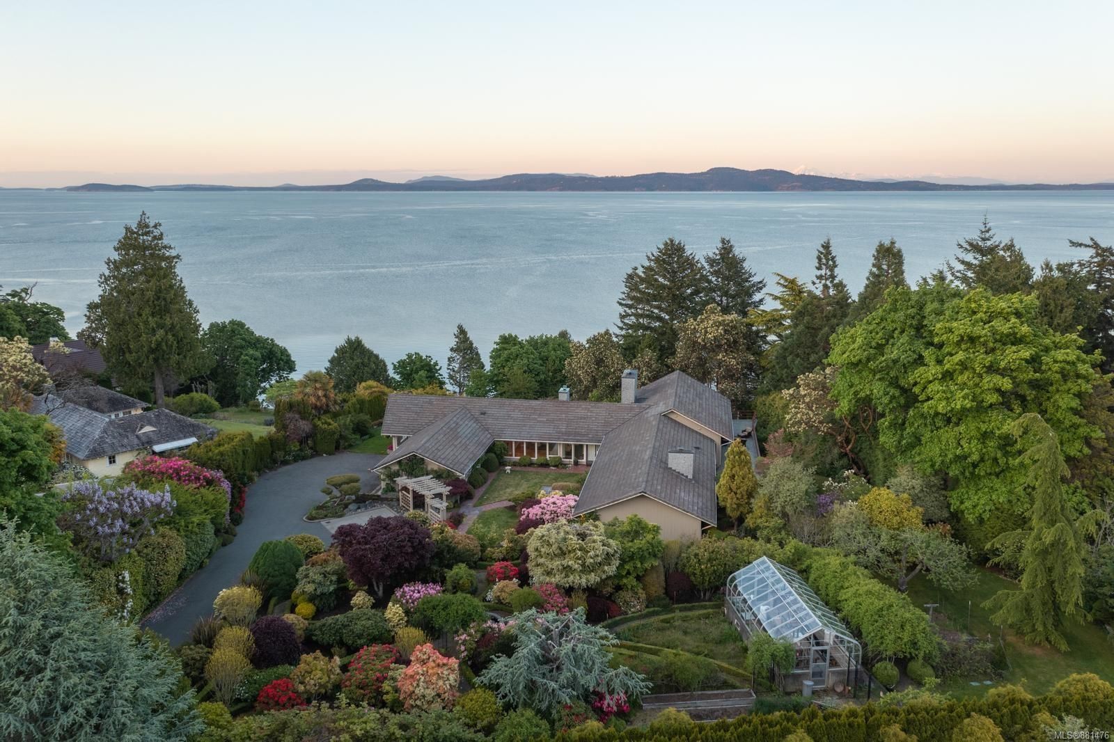 7 Properties On The Market In Saanich & North Saanich Haven