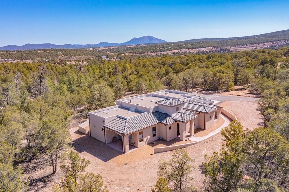 5 Amazing Homes On The Market in Tijeras Haven Lifestyles
