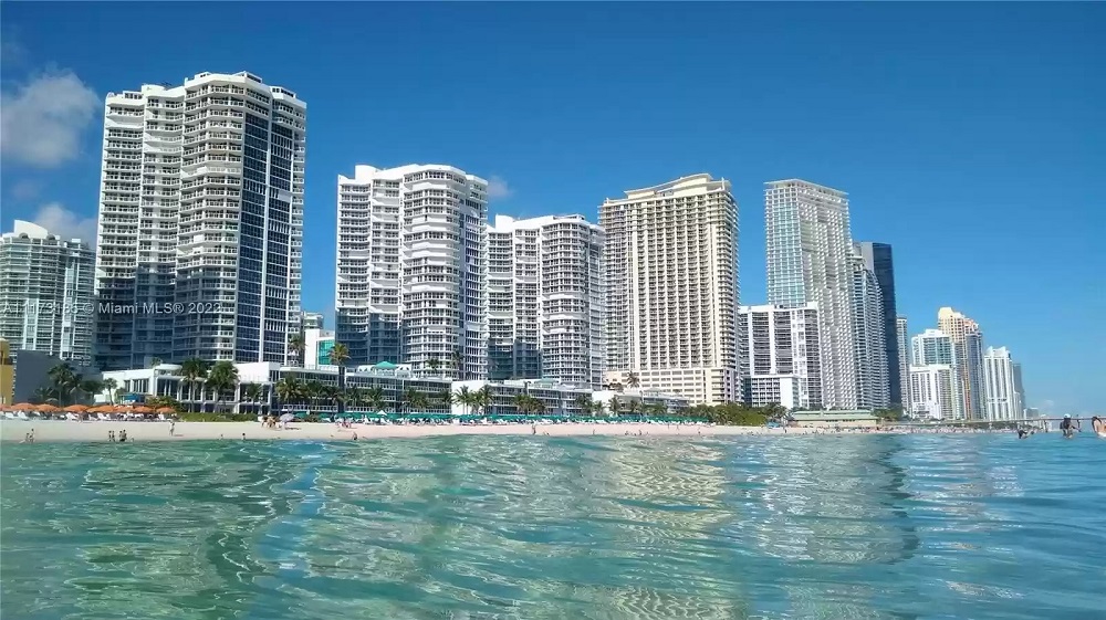 5 Beautiful Homes On The Market In Sunny Isles Beach & Aventura Haven