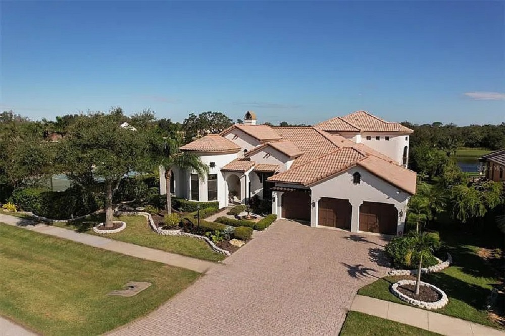 8 Striking Luxurious Homes for Sale Haven Lifestyles