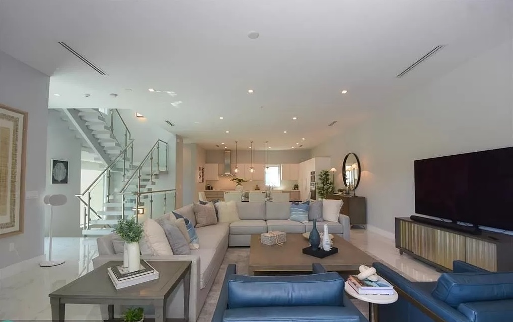 10 Modern Homes for Sale in Cayman Island & Florida Haven Lifestyles