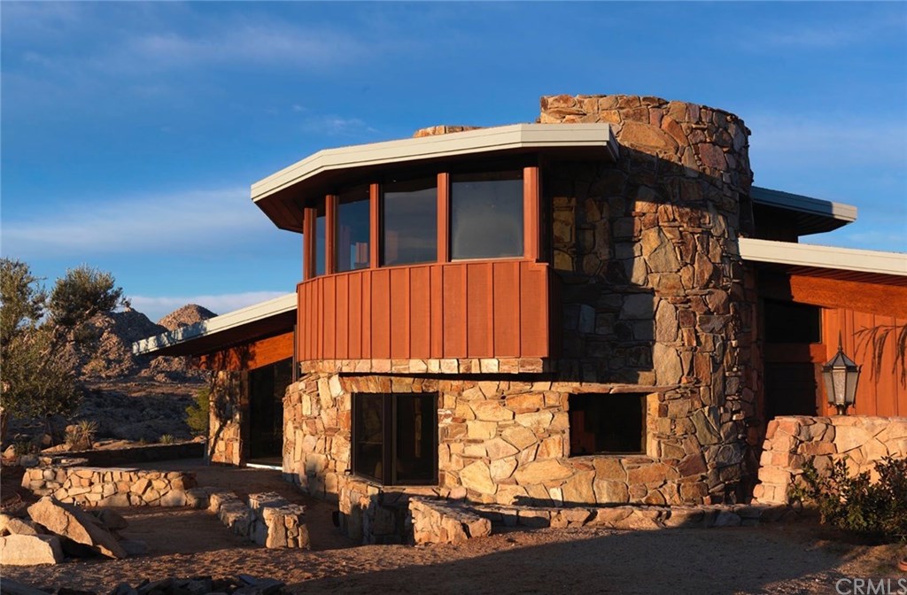 4 Secluded Homes on the Market in Yucca Valley & Pioneertown Haven