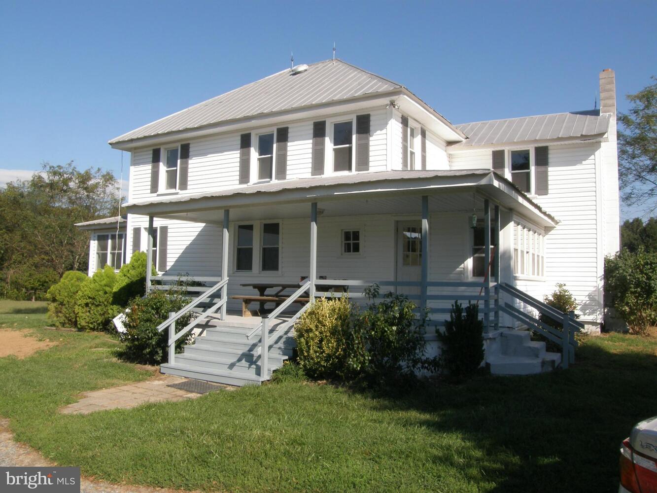 10 Impressive Properties On The Market With At Least 5 Acres of Land