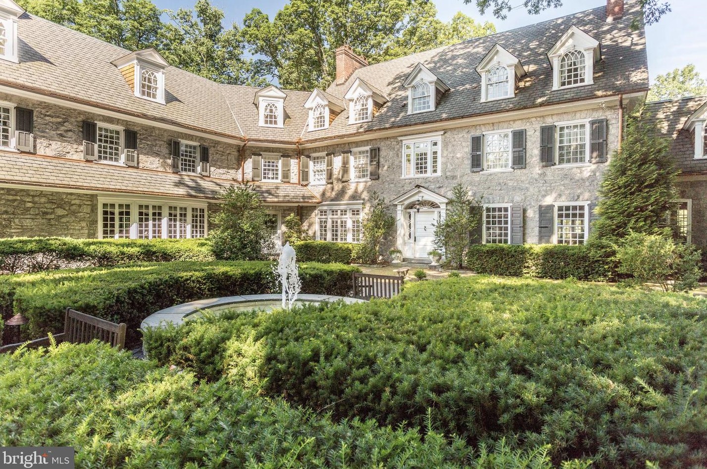 7 Beautiful Homes on the Market Over 9,000 Square Feet - Haven Lifestyles