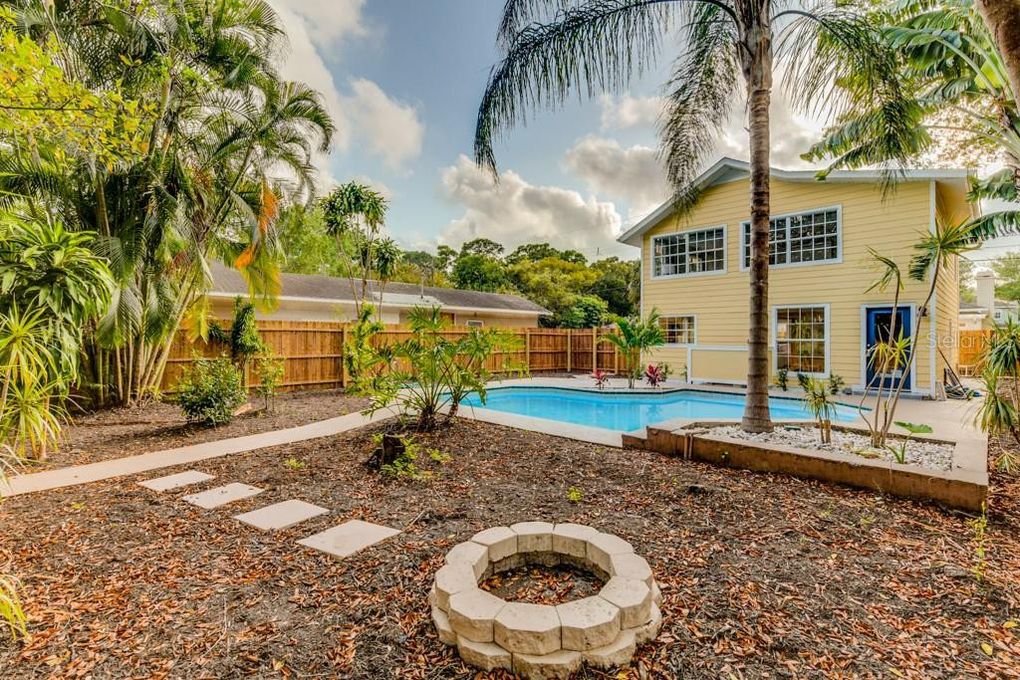 9 Homes on the Market in St. Petersburg Haven Lifestyles