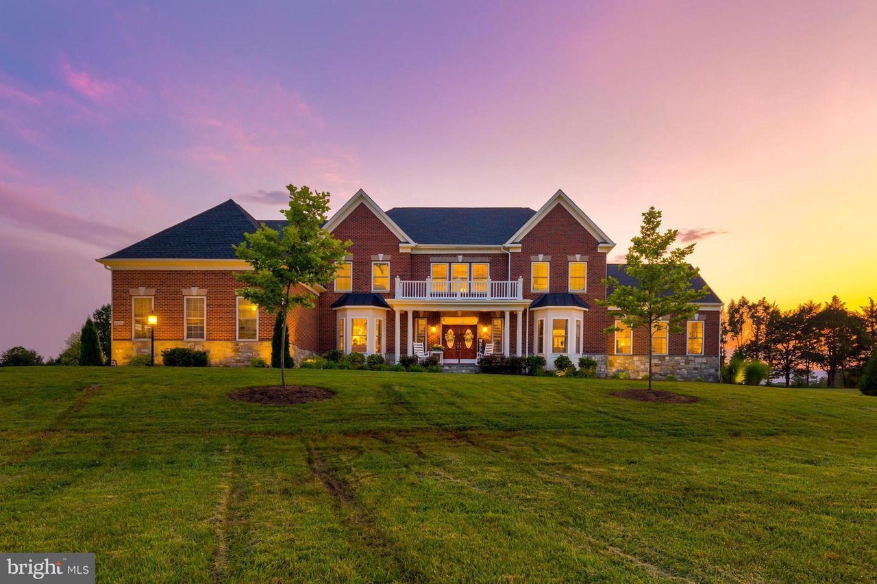 5 Classic & Beautiful Homes on the Market in VA Haven Lifestyles