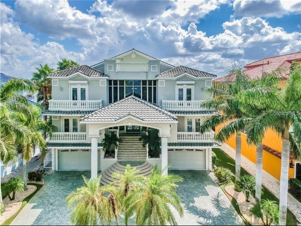 10 Stunning Homes with Water Views around Tampa Haven Lifestyles