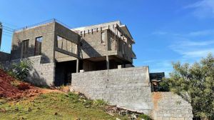 Casa para Vender em Condomínio Vale das Águas