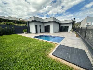 Casa para Vender em Condomínio Residencial Campos do Conde